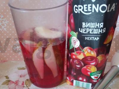 Vasaros smoothie su vyšnių sultimis, nektarinu ir kriauše Žingsnis 2