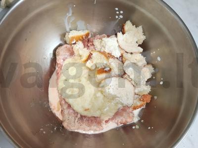 Mini kotletai iš kiaulienos faršo Žingsnis 2