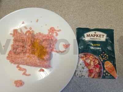 Kepti pievagrybiai, įdaryti kiaulienos faršu Žingsnis 2