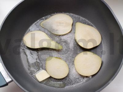 Brusketa su dorblu sūriu, kriauše ir medumi Žingsnis 4