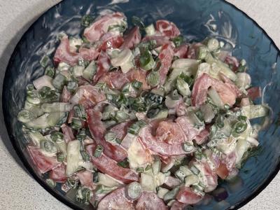 Vasaros salotas „Linksmas malonumas“ su makadamijos riešutais Žingsnis 4