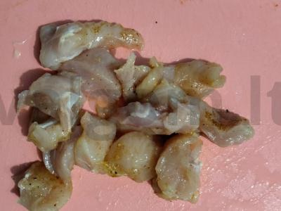 Skanūs vištienos nagetai su sūriu Žingsnis 1