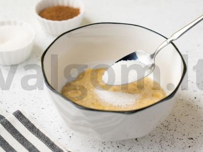 Bananų blynai su kefyru Žingsnis 1