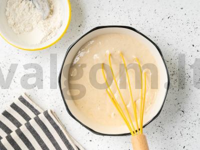 Bananų blynai su kefyru Žingsnis 4