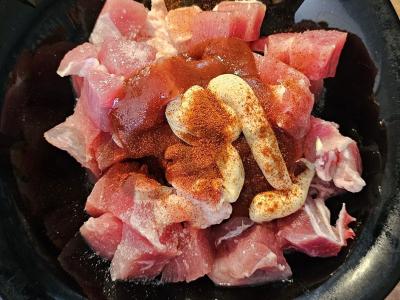 Bulvių-mėsos apkepas su grybais Žingsnis 1