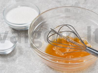 Blynai su kumpiu ir žaliu svogūnu Žingsnis 2