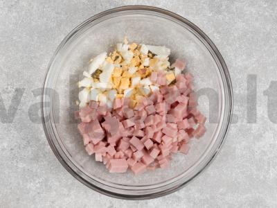 Blynai su kumpiu ir žaliu svogūnu Žingsnis 6