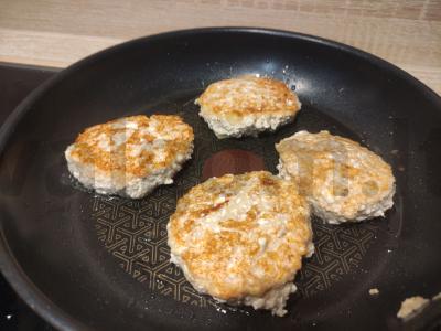 Sūrio blynai su bananais iš lieso varškės Žingsnis 2