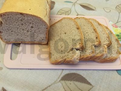 Pilkas be glitimo duona pagrindine nuotrauka