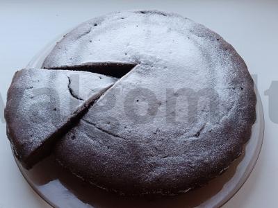 Šokoladinis rugių pyragas su rūgpieniu pagrindine nuotrauka