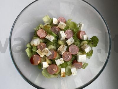 Salotas „Medžiotojų pieva“ su feta pagrindine nuotrauka