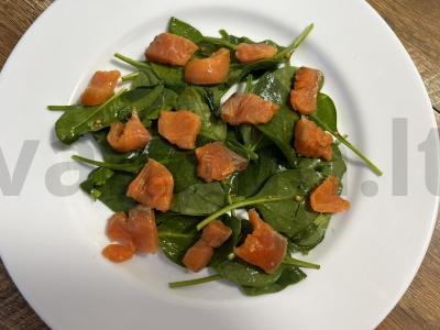 Salotas su špinatais, upėtakiu ir varškės sūriu Žingsnis 4