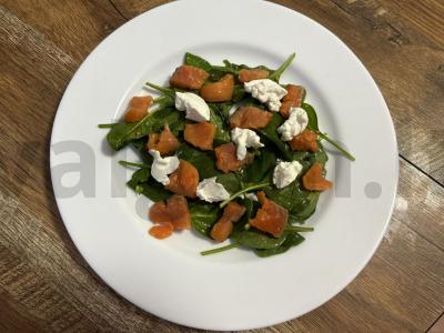 Salotas su špinatais, upėtakiu ir varškės sūriu Žingsnis 5