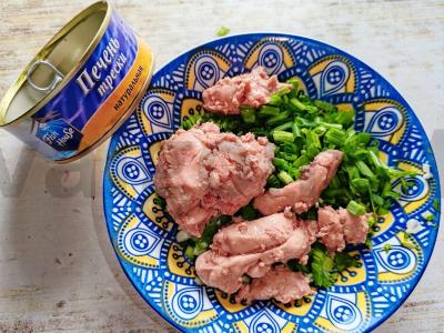 Sumuštiniai su menkės kepenimis Žingsnis 2