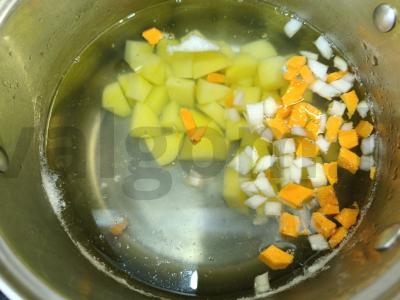 Vištienos sultinio tyrės sriuba su lydytu sūriu Žingsnis 3