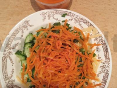 Lavašas su sūriu ir korėjietiška morkų salotomis Žingsnis 3