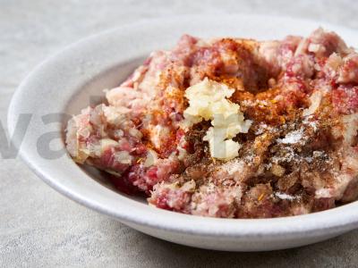 Garinti kotletai lėtoje viryklėje Žingsnis 4