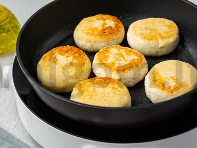 Sūrio blynai su virta saldžia grietinėle Žingsnis 5