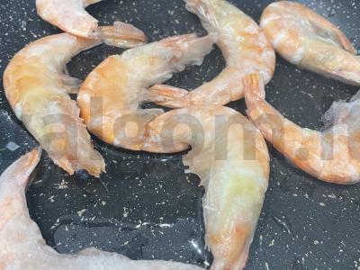 Salotas „Jūros grožis“ su krevetėmis Žingsnis 1