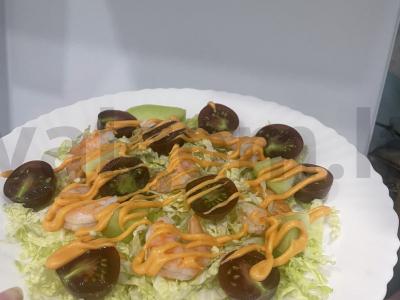 Salotas „Jūros grožis“ su krevetėmis pagrindine nuotrauka