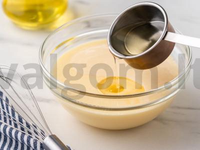 Ažūriniai blynai su skylutėmis ant kefyro Žingsnis 5