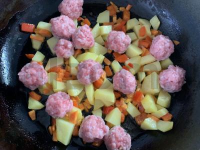 Laghman su meatballs pietums Žingsnis 5