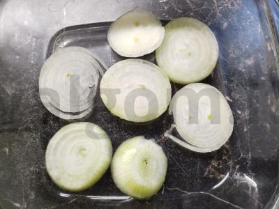 Vištienos šlaunelė su svogūnais Žingsnis 2