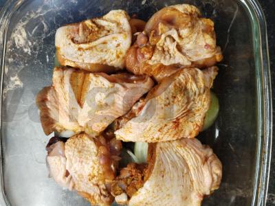 Vištienos šlaunelė su svogūnais Žingsnis 4