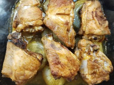 Vištienos šlaunelė su svogūnais Žingsnis 5