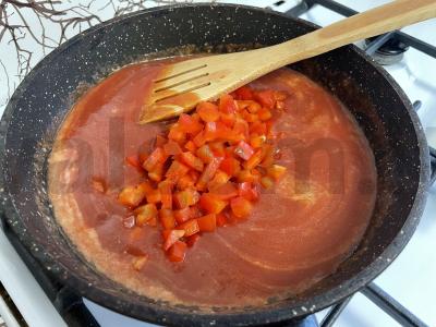 Trombuoti pomidorai su kiaušiniais ir žolelėmis Žingsnis 3