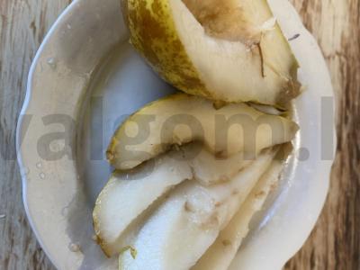 Grikių košė su kriauše, sezamo sėklomis ir medumi Žingsnis 3