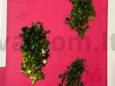 Keptas bulves su kumpiu ir šviežiais žalumynais per 10 minučių ghee aliejuje Žingsnis 5