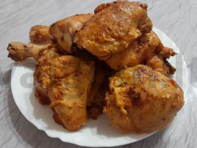 Kepta vištiena autoriniu marinatų pagrindine nuotrauka