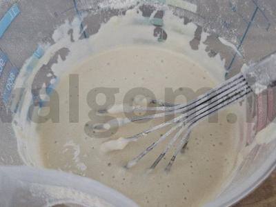 Ažūriniai blynai su riešutais ir medumi Žingsnis 1