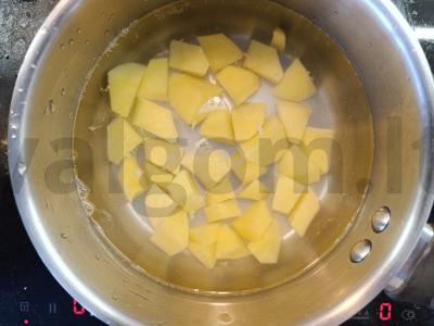 Bulvių blyneliai džiūvėsėliuose Žingsnis 1