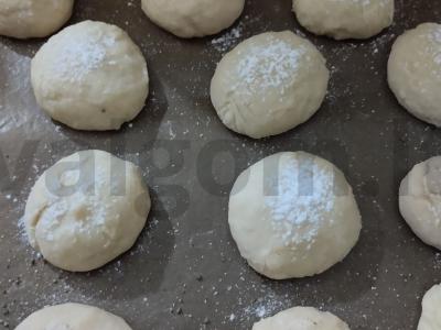 Saldžios bandelės su raugintu pienu Žingsnis 2