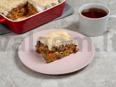 Abrikosų ir riešutų pyragas pagrindine nuotrauka