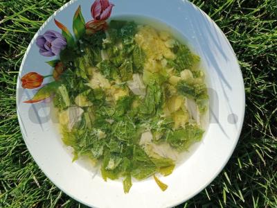 Šalotinis sriuba su špinatais pagrindine nuotrauka