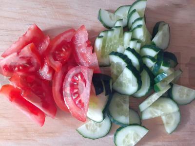 Daržovių salotas su avižų sėlenomis ir sūriu Žingsnis 2