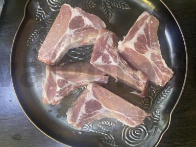 Kiaulienos šonkauliai barbekiu padaže Žingsnis 1