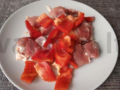 Kiauliena, kepta su daržovėmis ir provanso žolelėmis Žingsnis 2