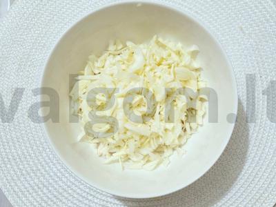 Maistingas salotas su daržovėmis, vištiena ir pupelėmis Žingsnis 2