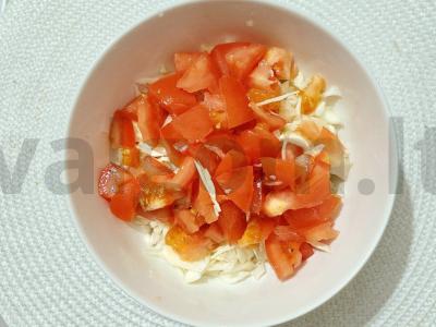 Maistingas salotas su daržovėmis, vištiena ir pupelėmis Žingsnis 3