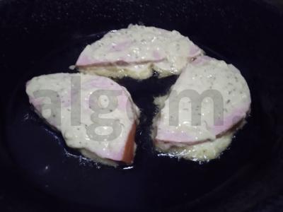 Dešra sūrio tešloje su itališkais prieskoniais ir tempura miltais Žingsnis 4