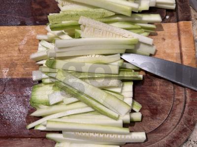 Makaronai su daržovėmis alyvuogių aliejuje Žingsnis 2