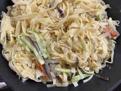 Makaronai su daržovėmis alyvuogių aliejuje Žingsnis 10