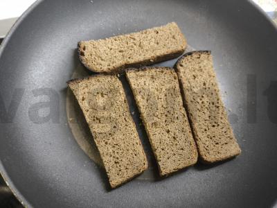 Sumuštiniai su rūkytomis šoninėmis ir džiovintais pomidorais Žingsnis 1