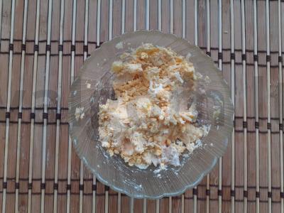 Kiaušiniai, įdaryti sūriu ir menkių ikrais Žingsnis 3