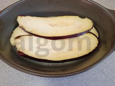 Baklažanų ir kiaulienos faršo apkepas Žingsnis 1