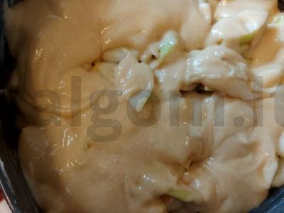 Klasikinė šarlotė su obuoliais Žingsnis 6